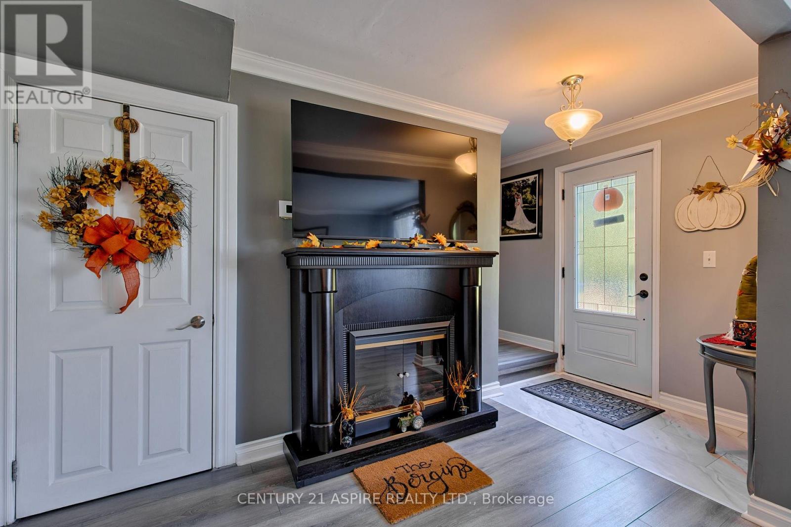 1085 Forest Lea Road Property Photo 13