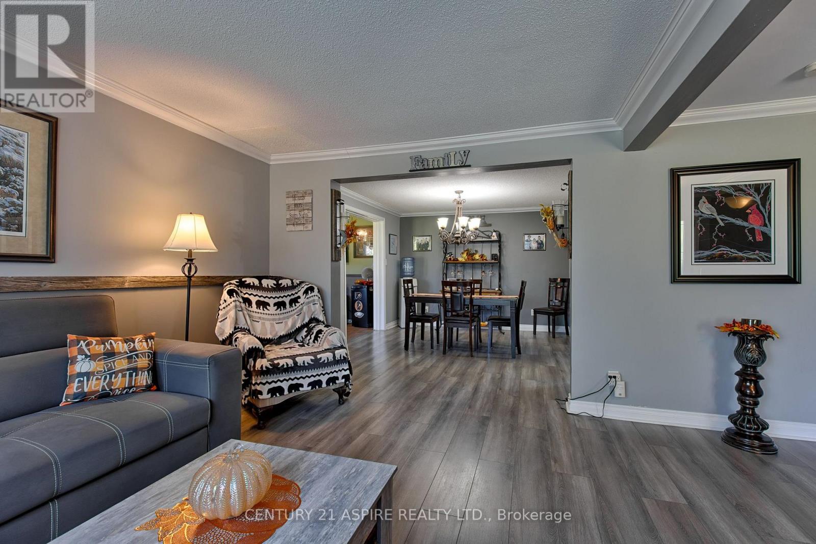 1085 Forest Lea Road Property Photo 15