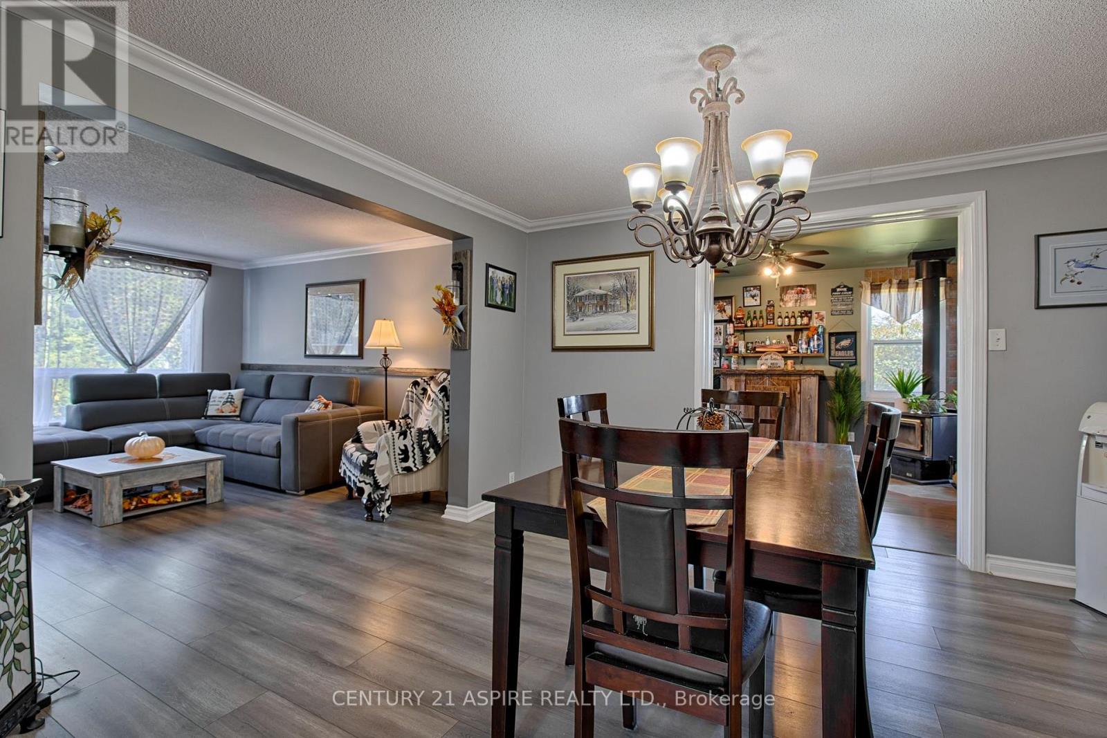 1085 Forest Lea Road Property Photo 16