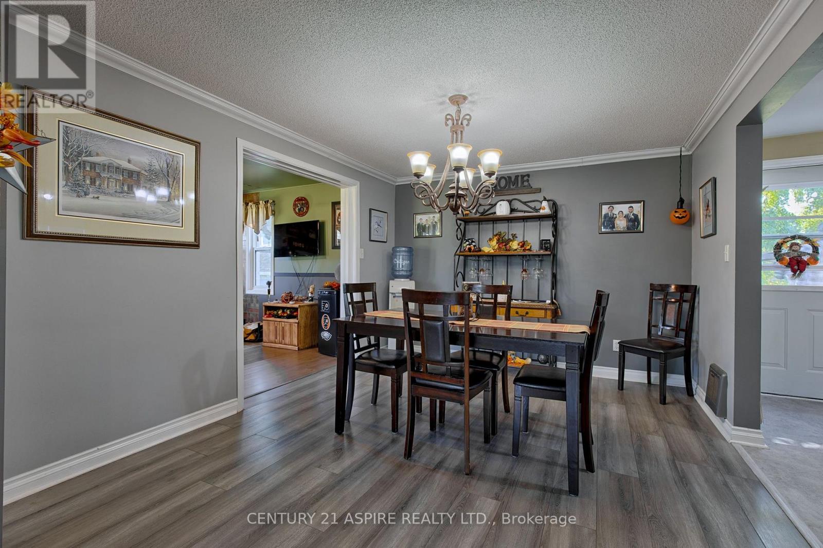 1085 Forest Lea Road Property Photo 17