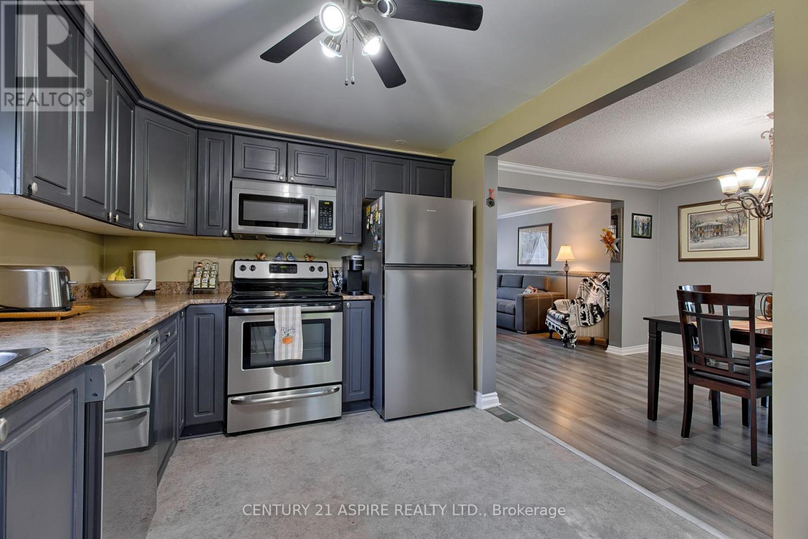1085 Forest Lea Road Property Photo 20