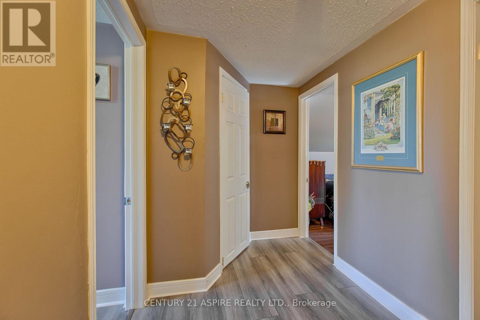 1085 Forest Lea Road Property Photo 24