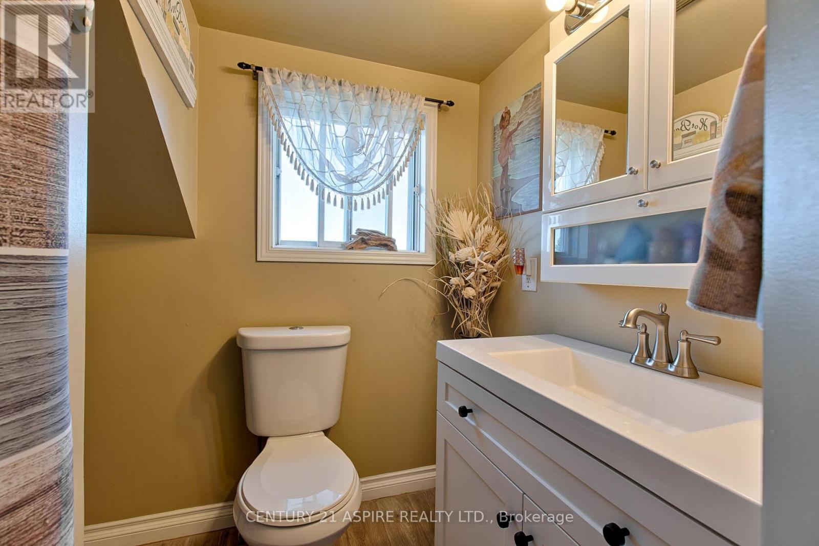1085 Forest Lea Road Property Photo 27