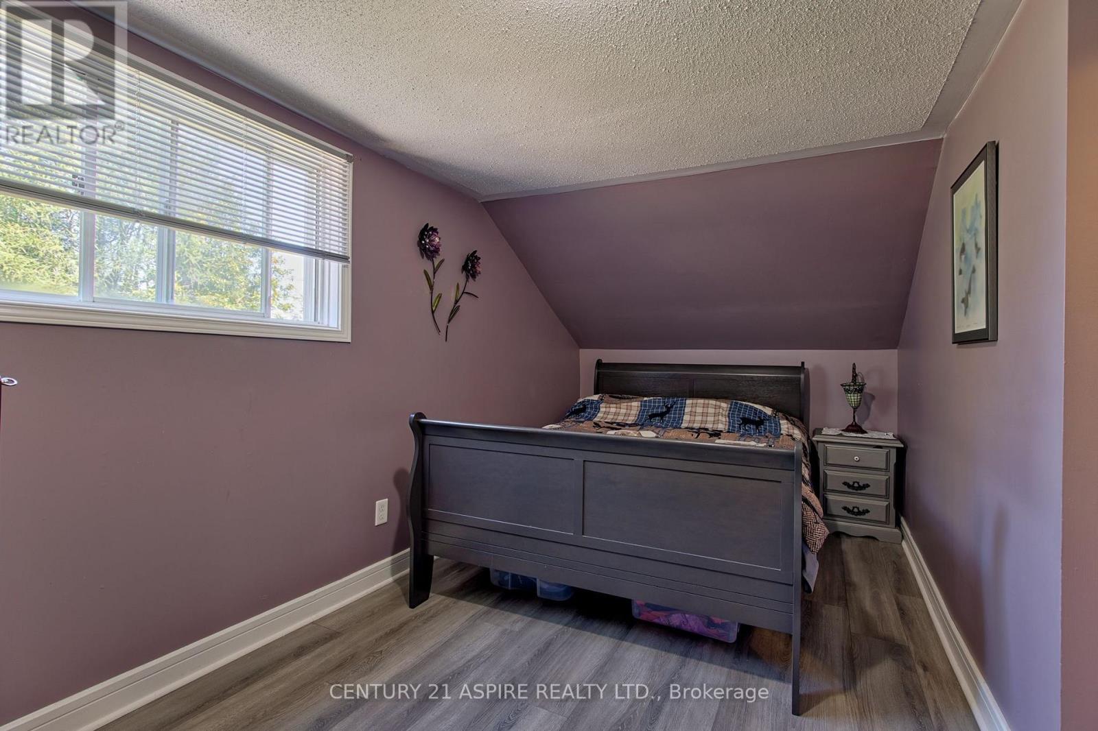 1085 Forest Lea Road Property Photo 28