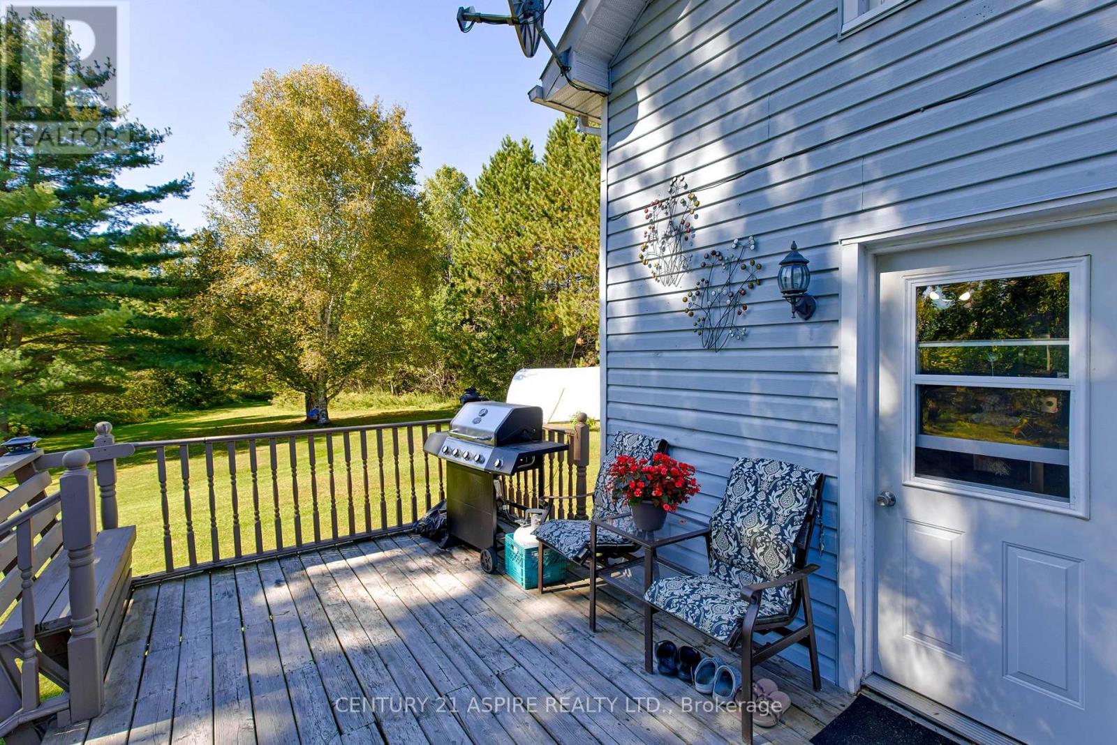 1085 Forest Lea Road Property Photo 32