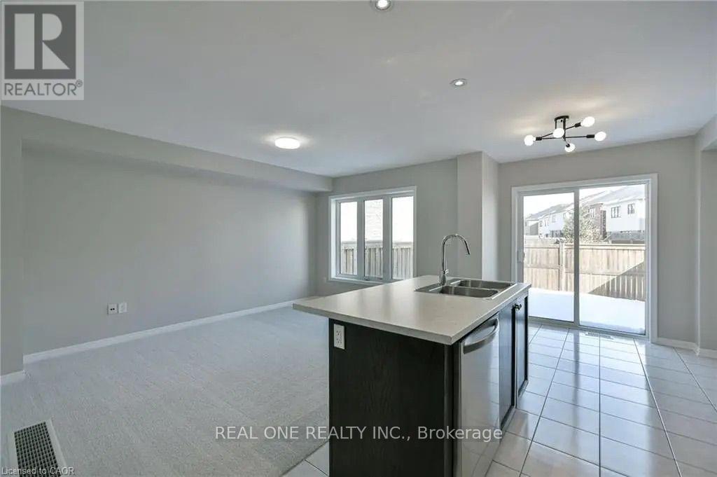 110 Arnold Marshall Boulevard Property Photo 3