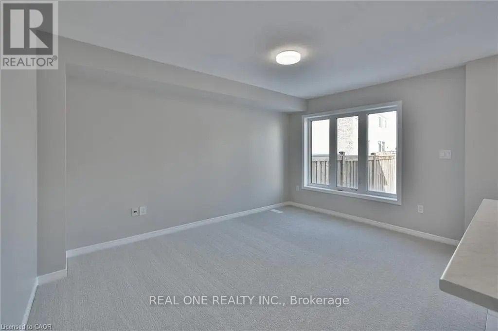 110 Arnold Marshall Boulevard Property Photo 4
