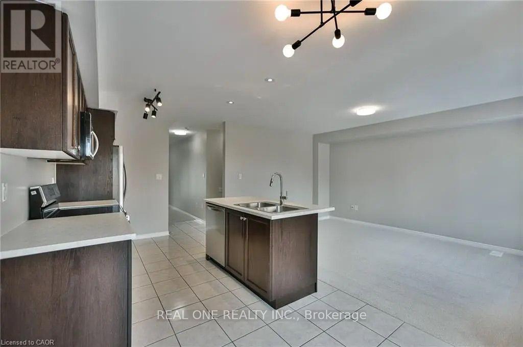 110 Arnold Marshall Boulevard Property Photo 7