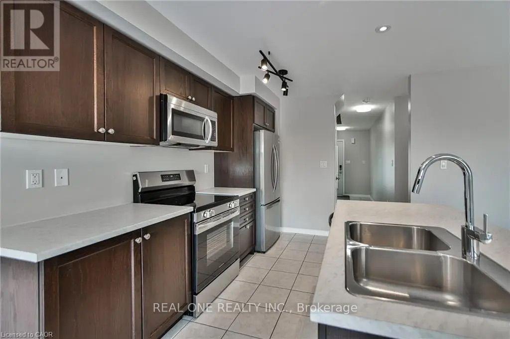 110 Arnold Marshall Boulevard Property Photo 8