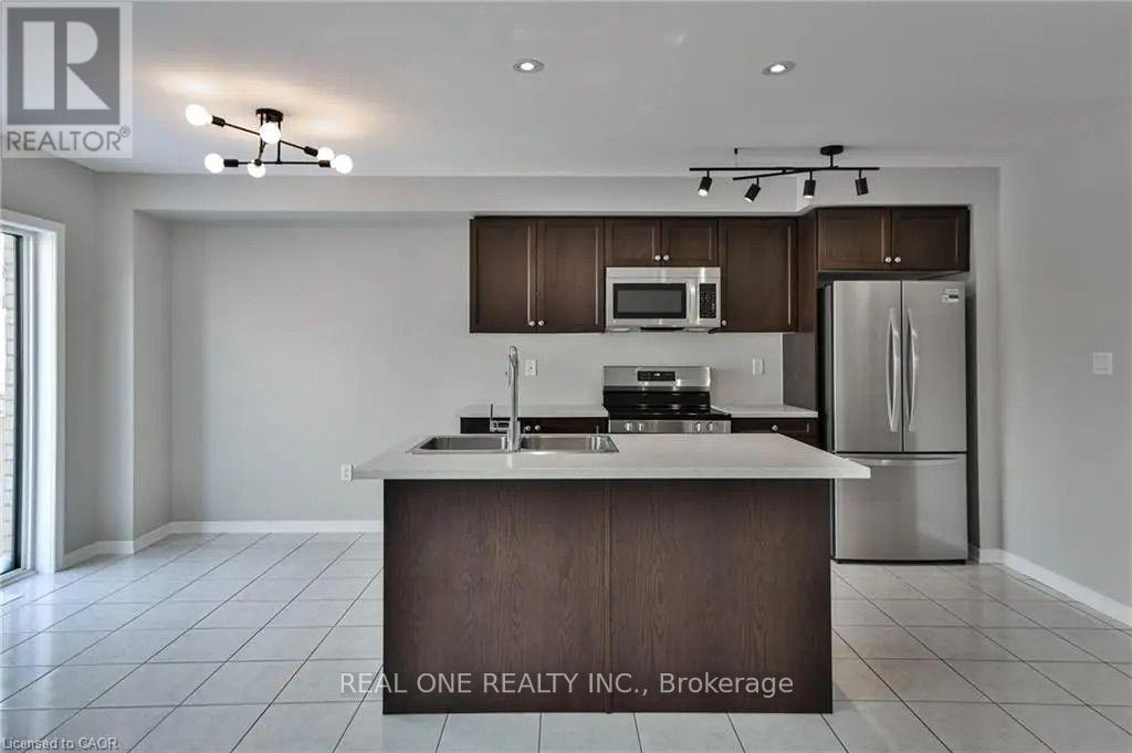 110 Arnold Marshall Boulevard Property Photo 9