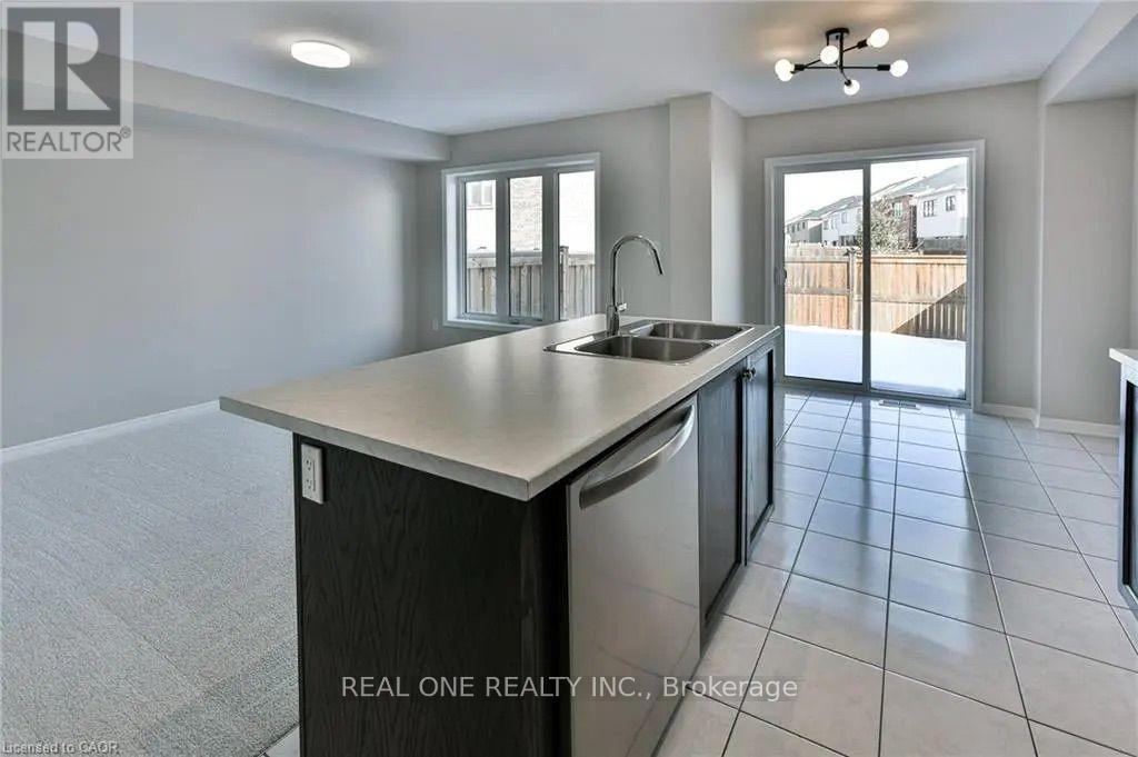 110 Arnold Marshall Boulevard Property Photo 11