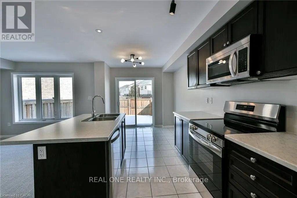 110 Arnold Marshall Boulevard Property Photo 12