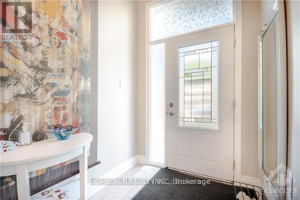 560 Mutual Street Property Photo 3
