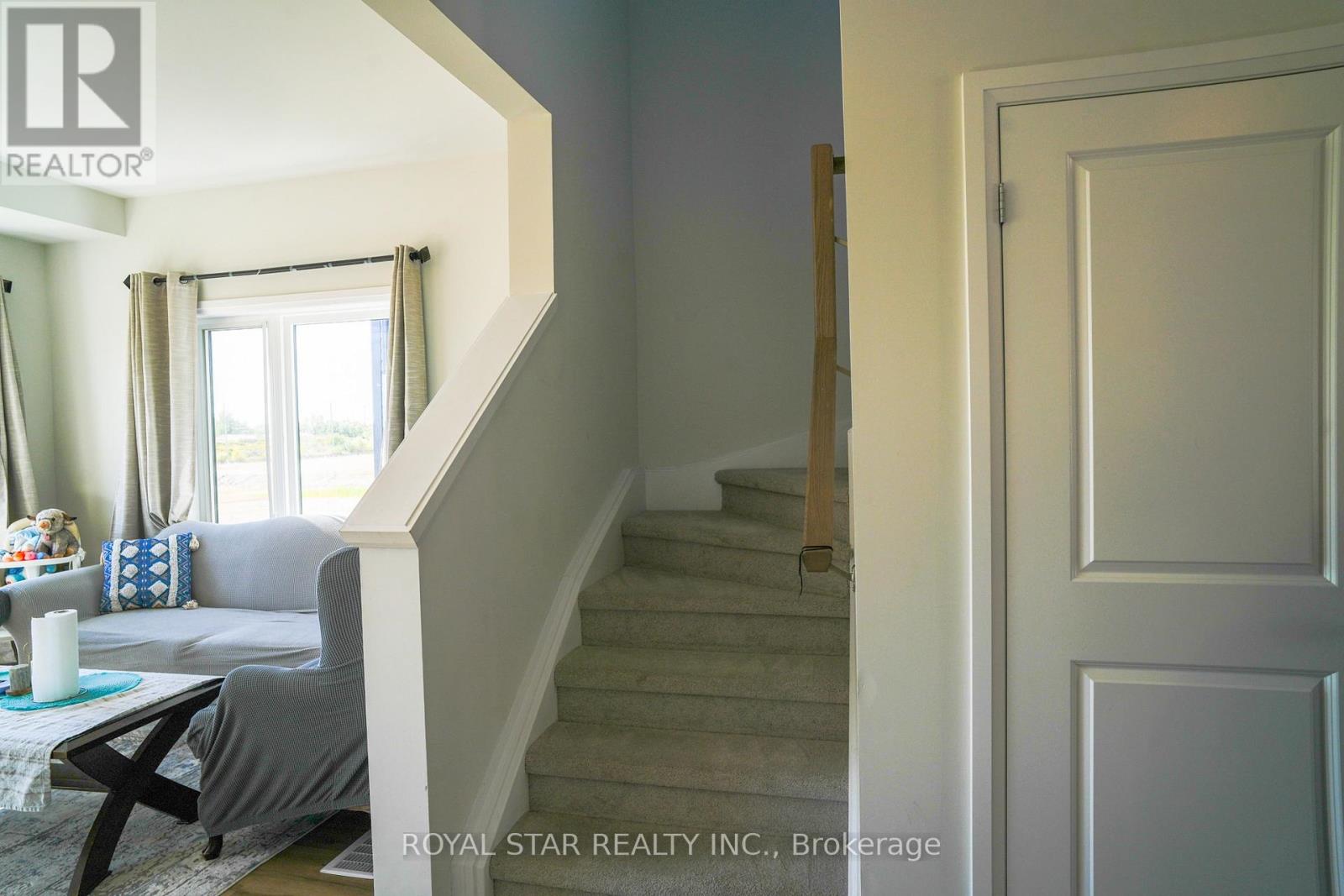 92 - 155 Equestrian Way Property Photo 12