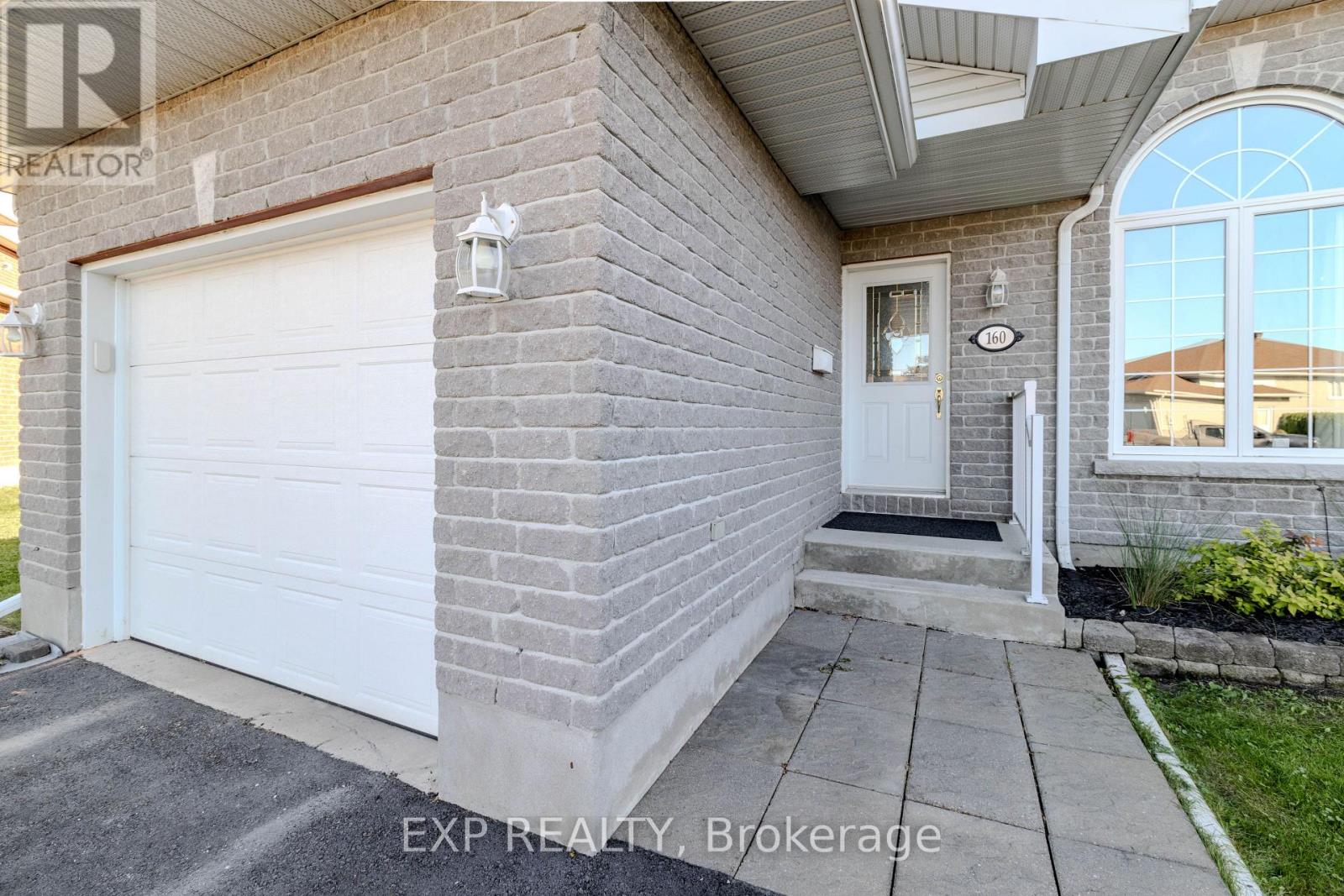 160 Heritage Place Property Photo 2