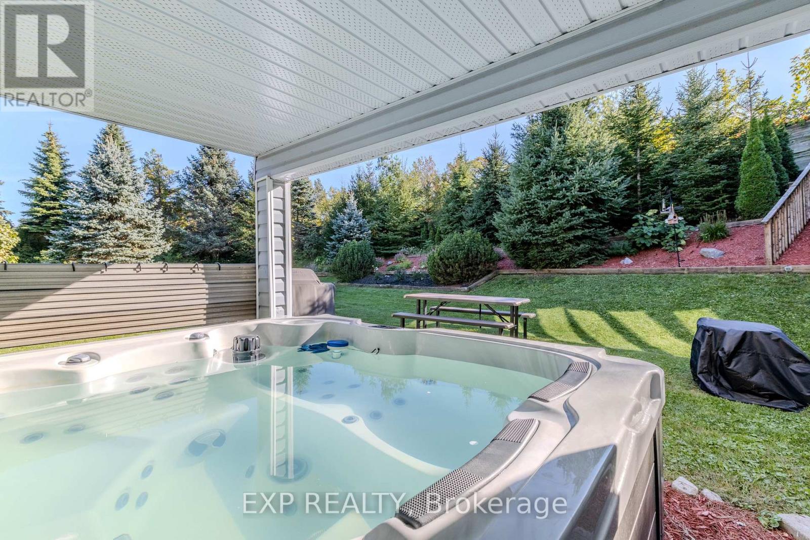 160 Heritage Place Property Photo 12
