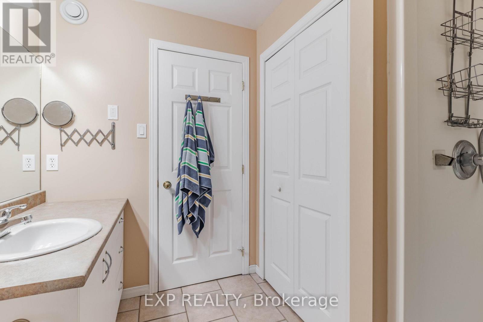 160 Heritage Place Property Photo 22