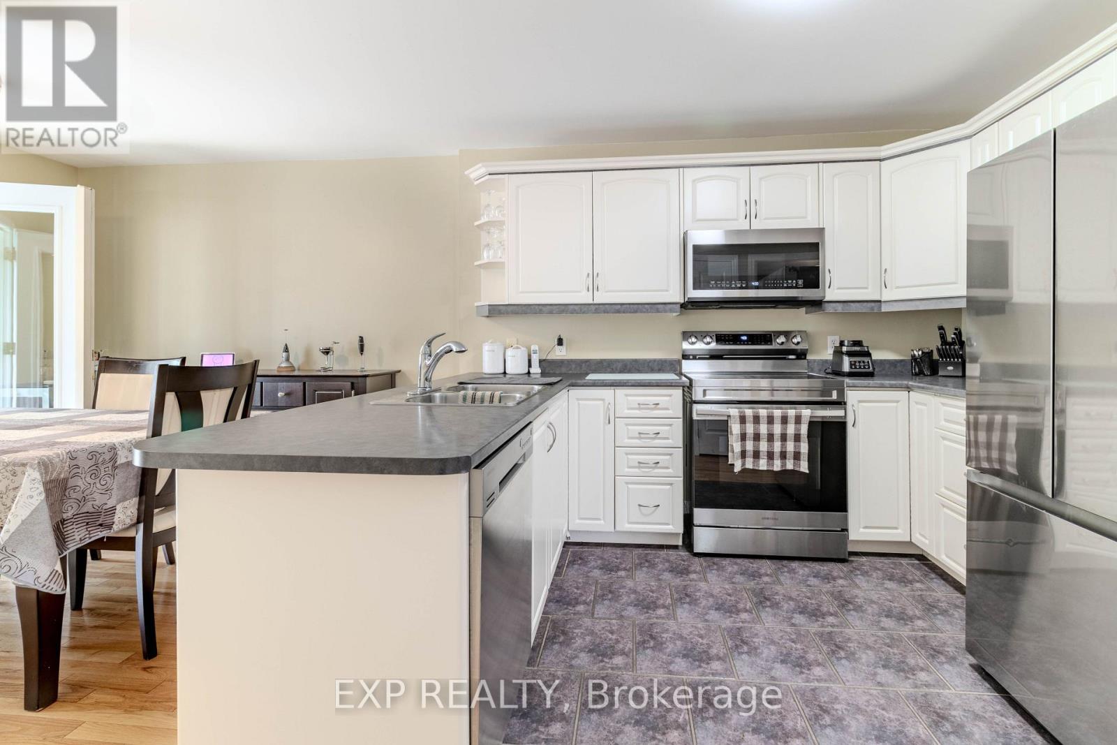 160 Heritage Place Property Photo 31