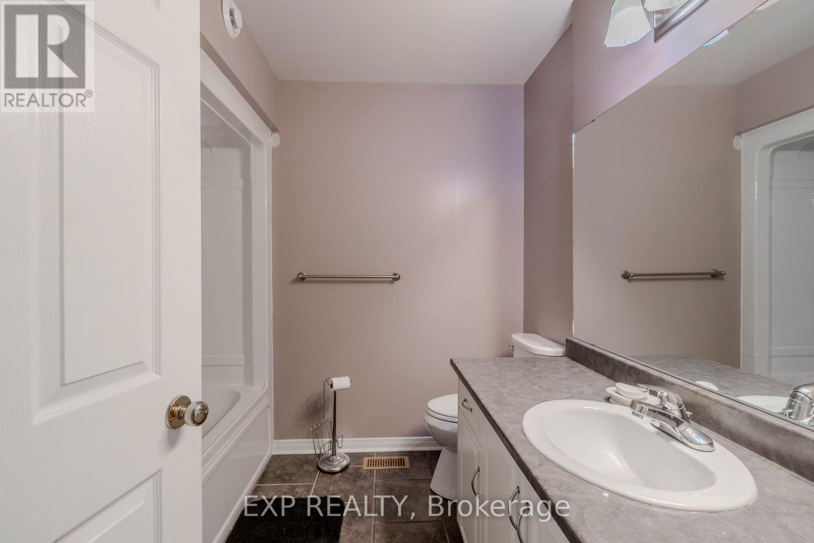 160 Heritage Place Property Photo 41