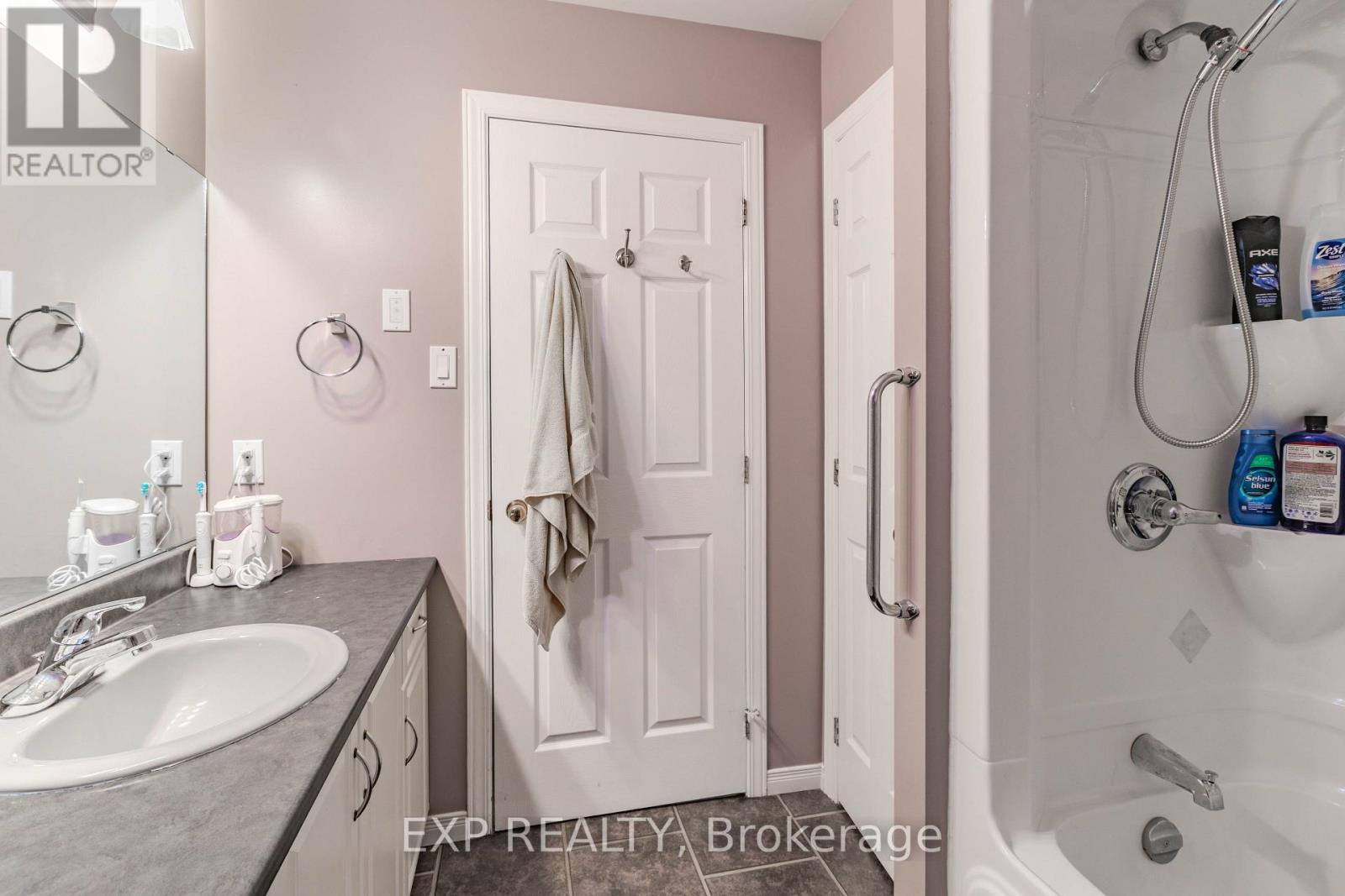 160 Heritage Place Property Photo 42