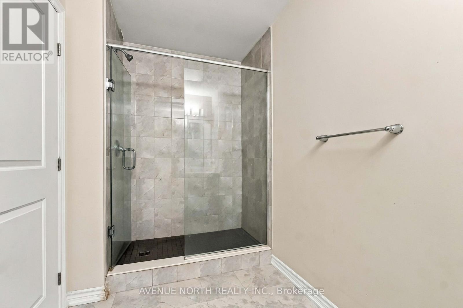 202 - 1350 Hemlock Road Property Photo 24