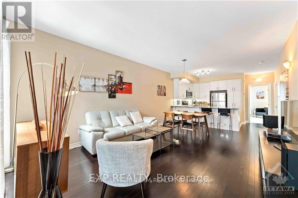236 Pembina Private Property Photo 4