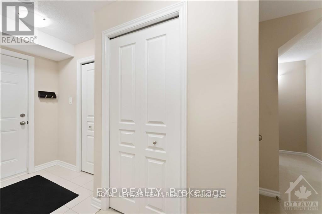 236 Pembina Private Property Photo 18