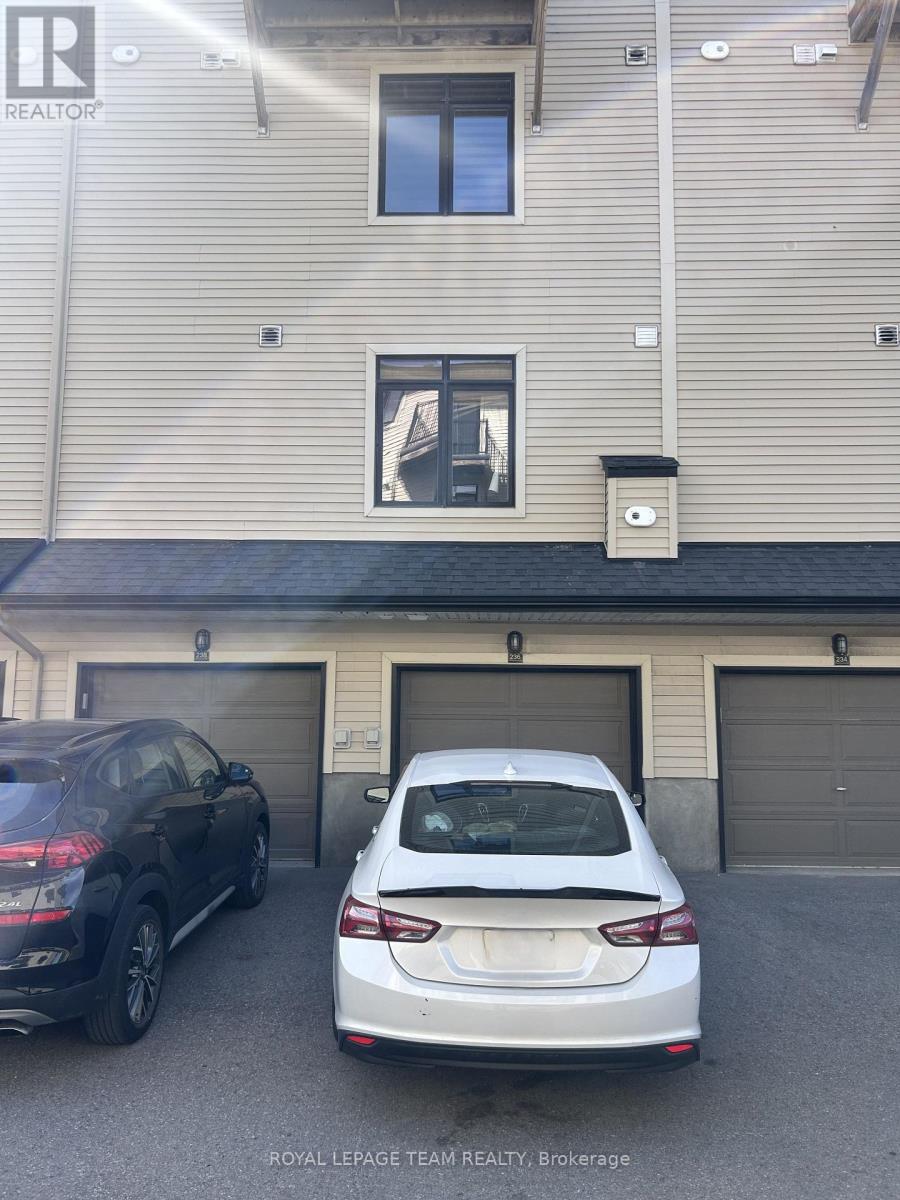 236 Pembina Private Property Photo 24
