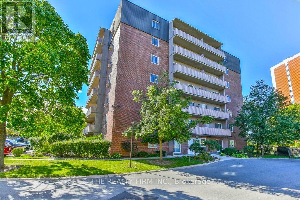 102 - 1106 JALNA BOULEVARD Property Photo 1