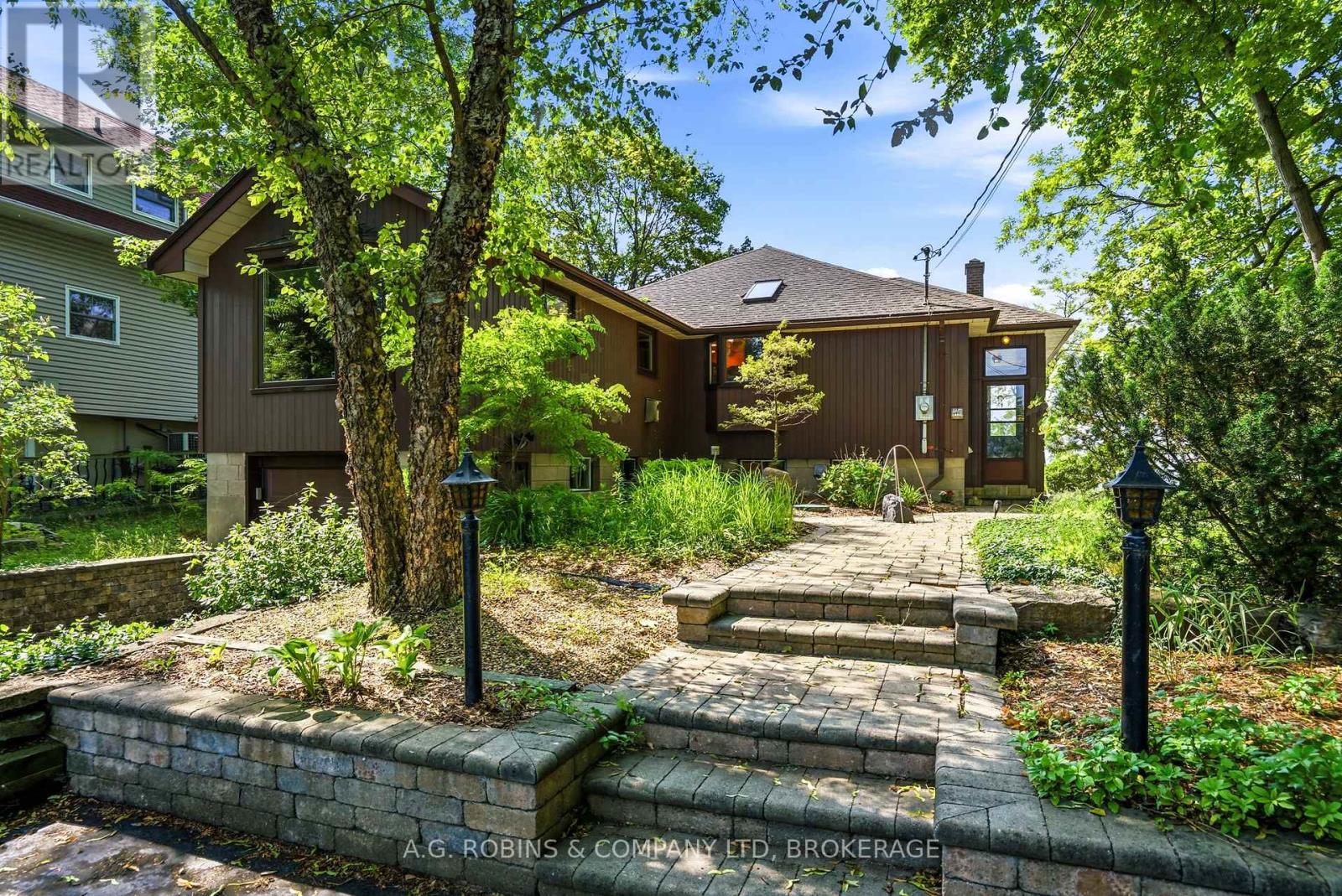 10599 Lakeshore Road Property Photo 2