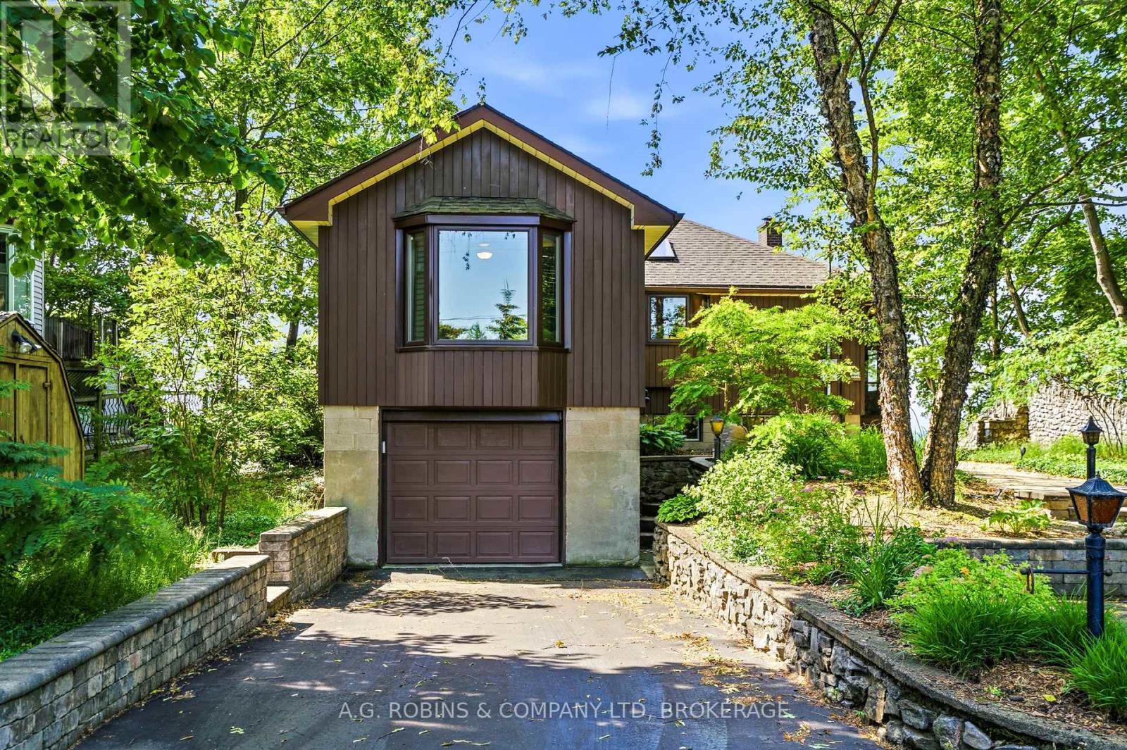 10599 Lakeshore Road Property Photo 6