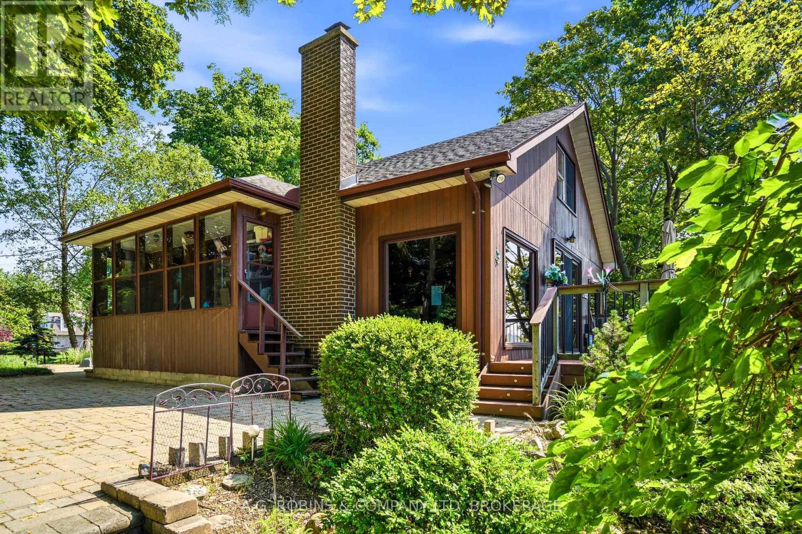 10599 Lakeshore Road Property Photo 7