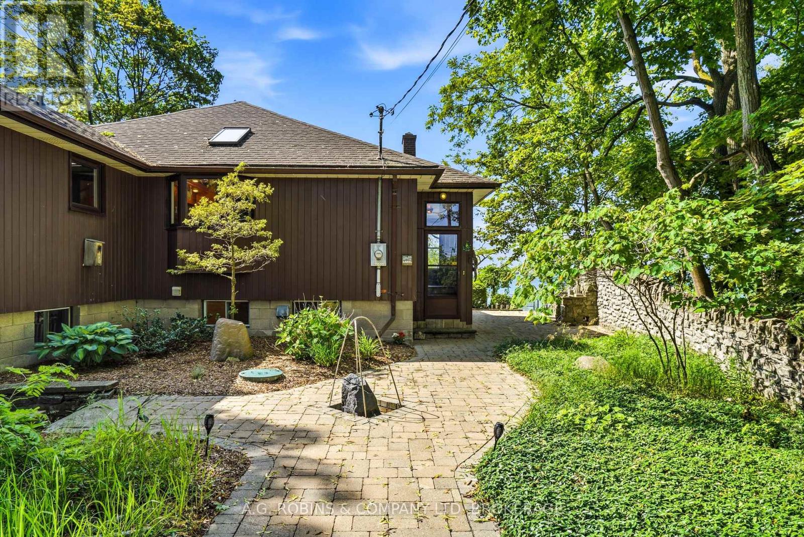 10599 Lakeshore Road Property Photo 8