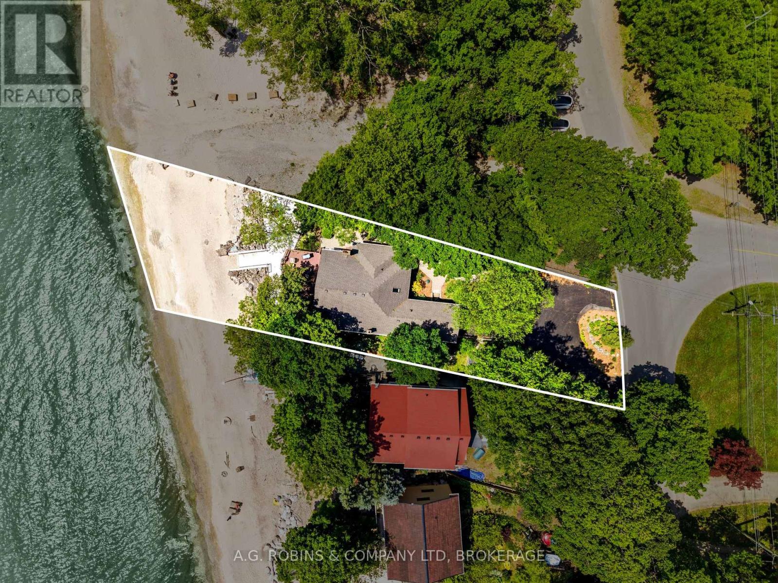 10599 Lakeshore Road Property Photo 12