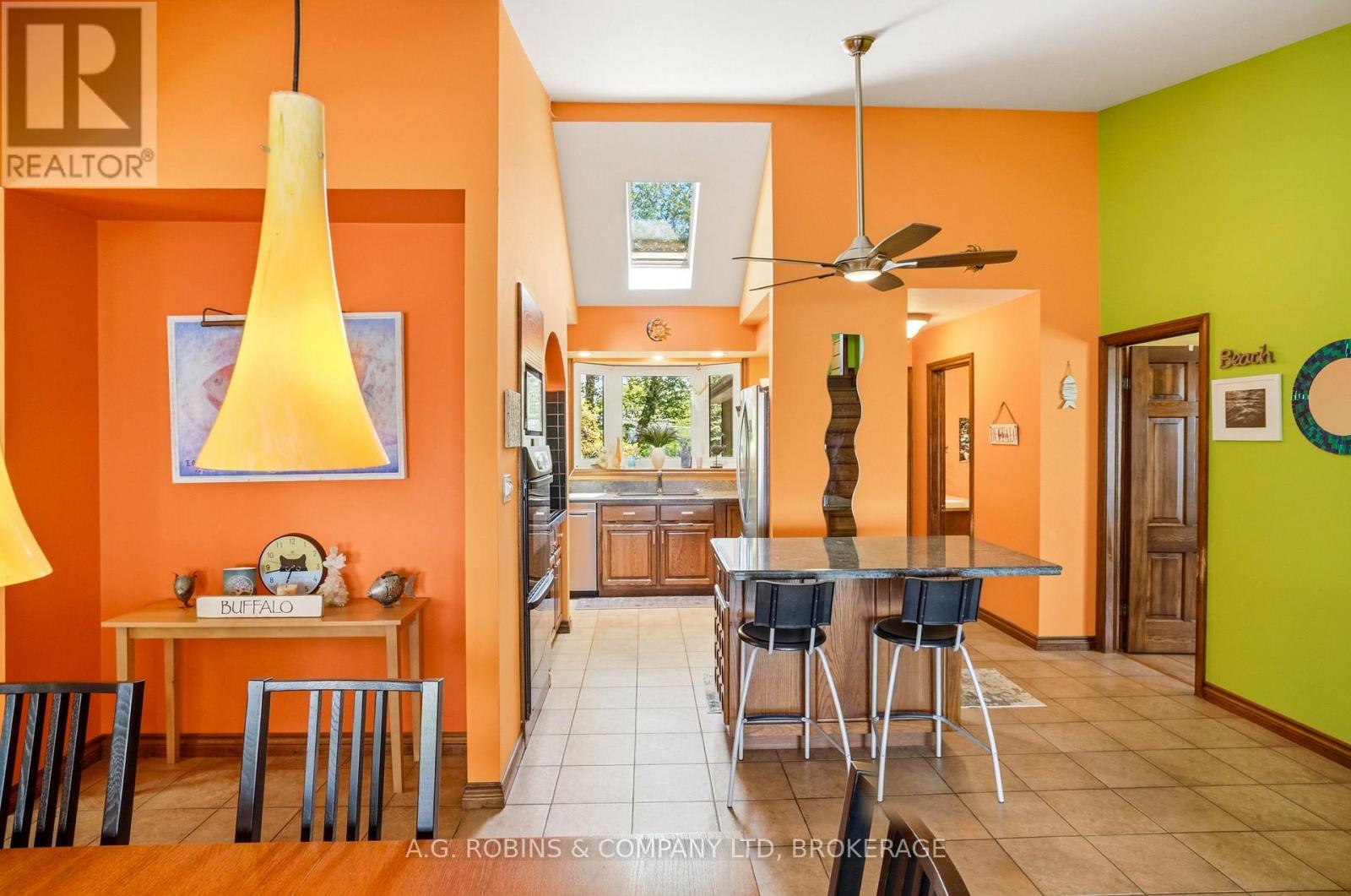 10599 Lakeshore Road Property Photo 18