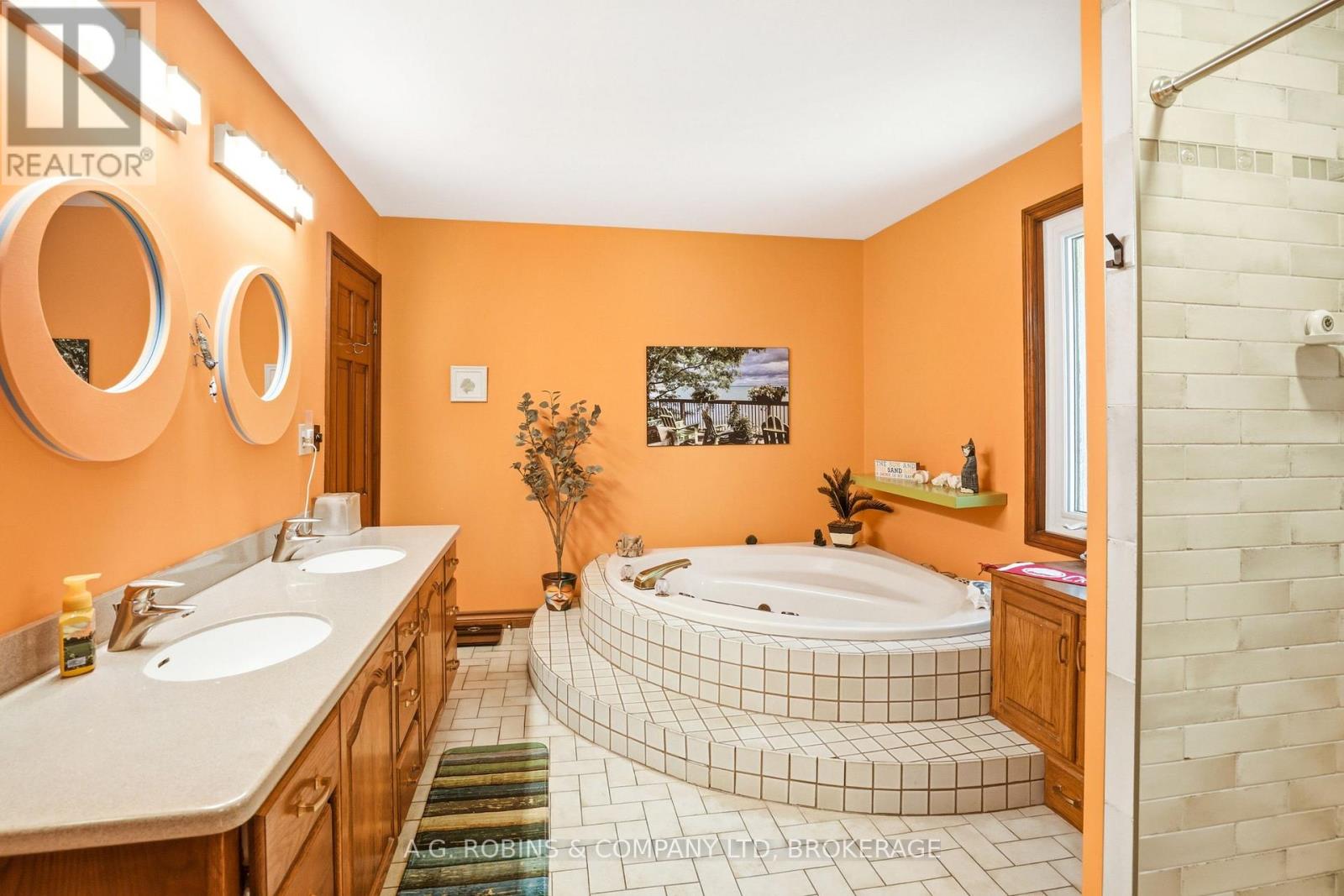 10599 Lakeshore Road Property Photo 31