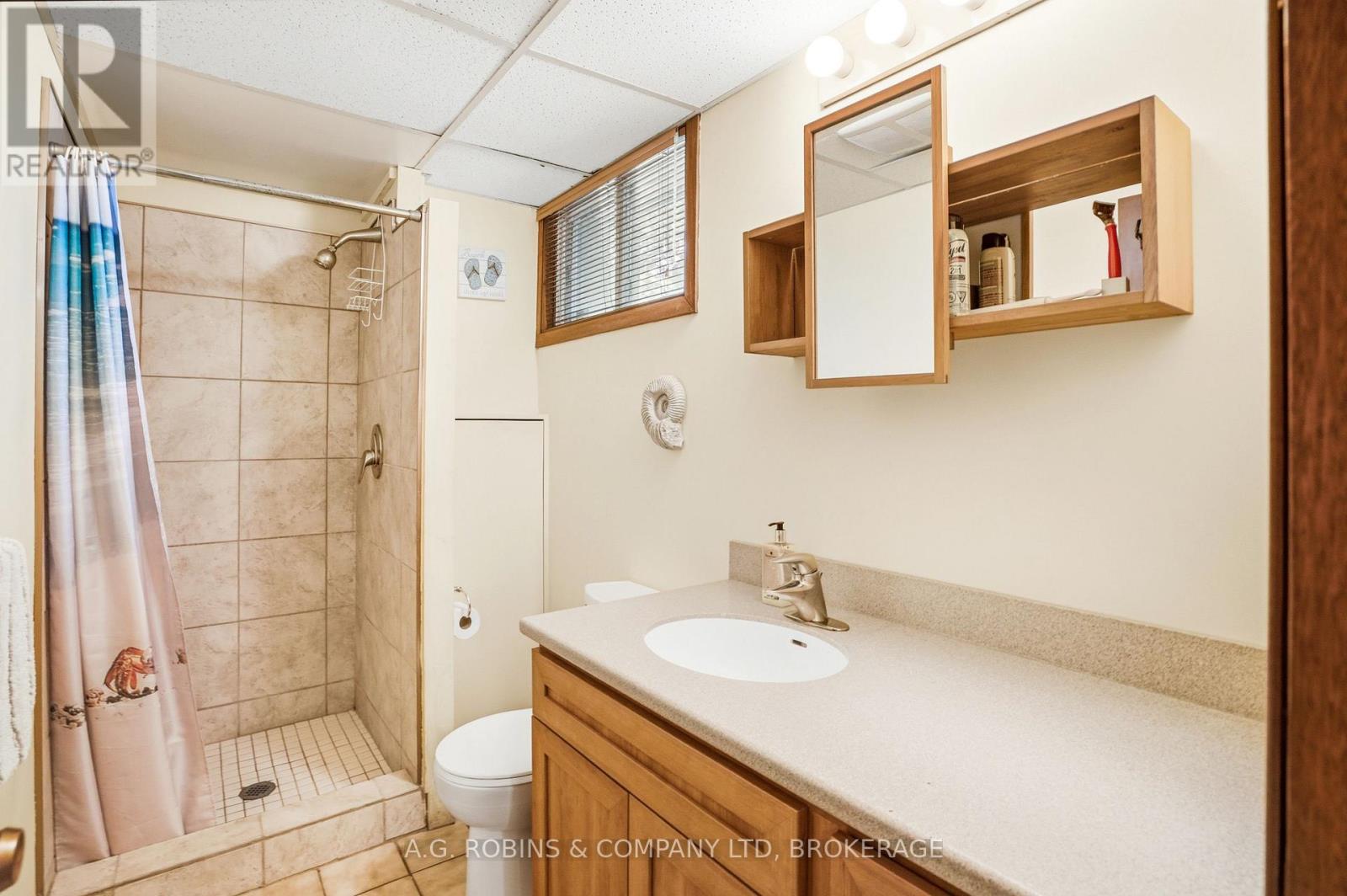 10599 Lakeshore Road Property Photo 37
