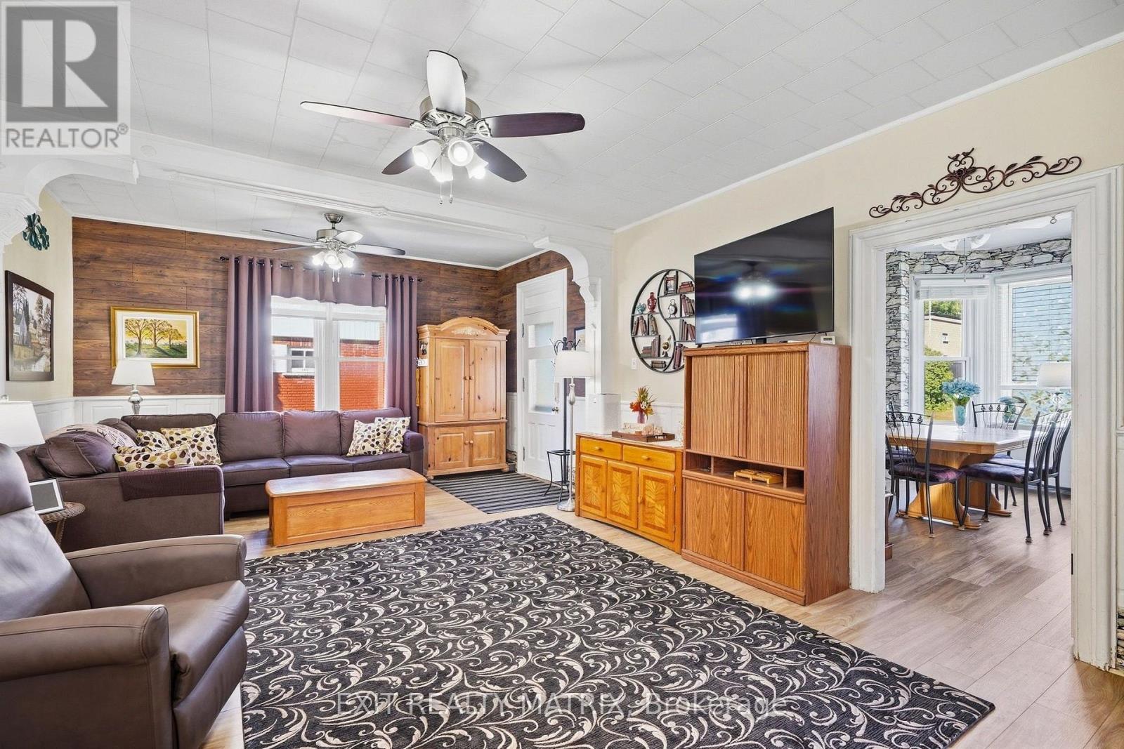20 Spring Street Property Photo 4