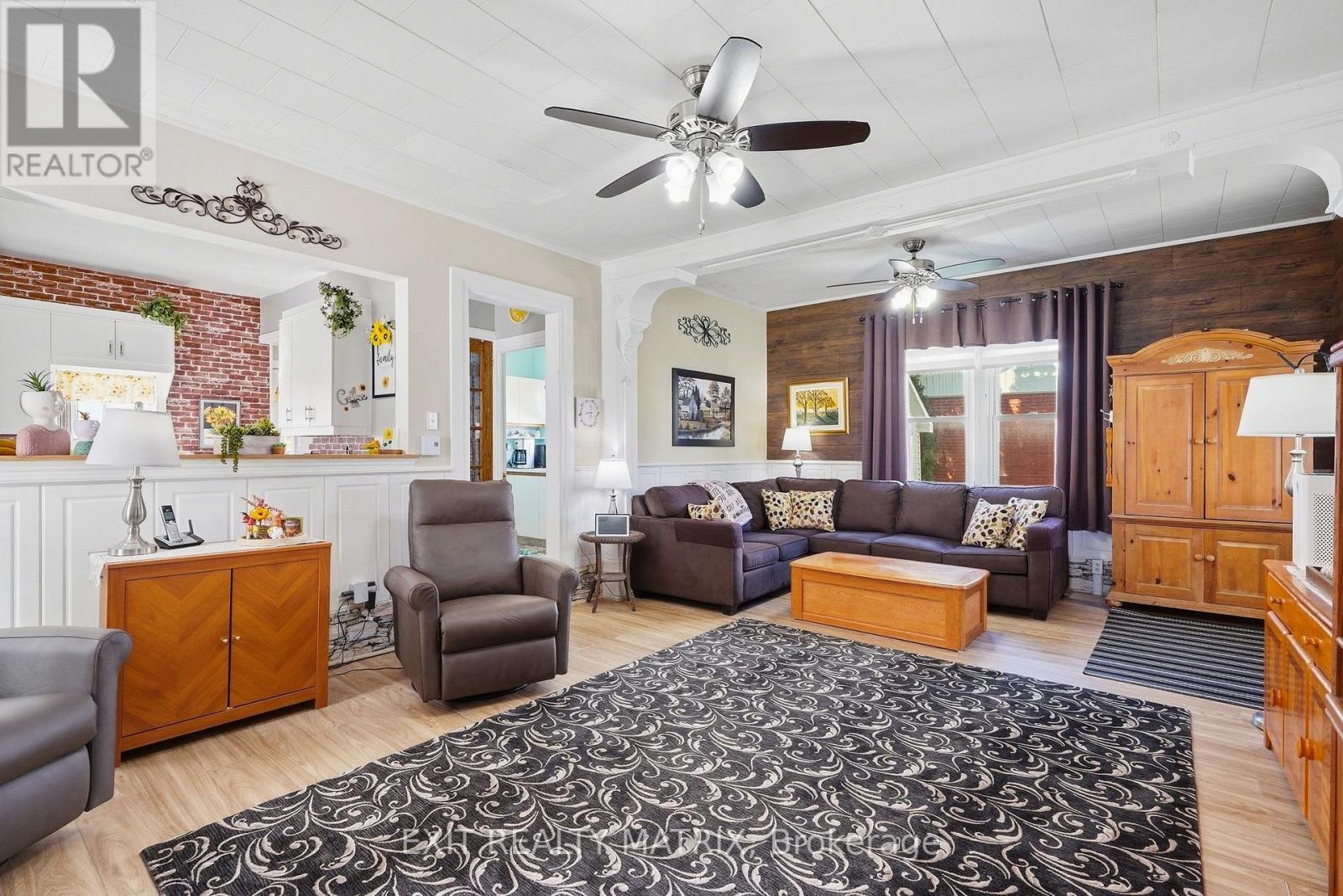 20 Spring Street Property Photo 7