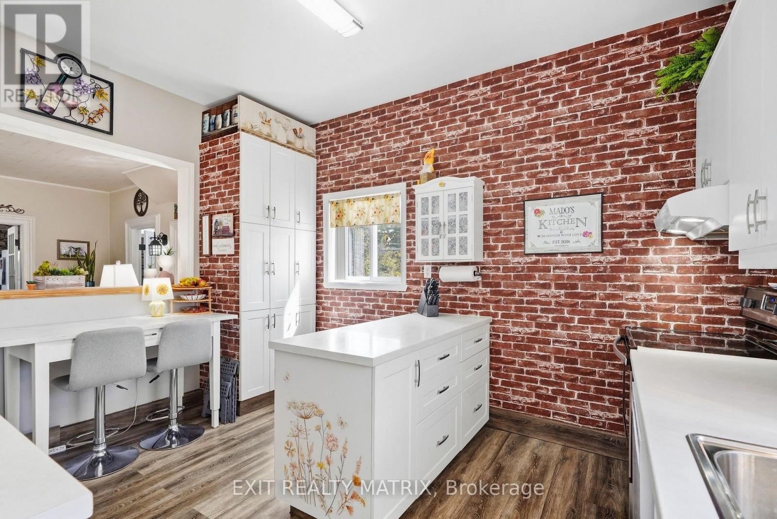 20 Spring Street Property Photo 9