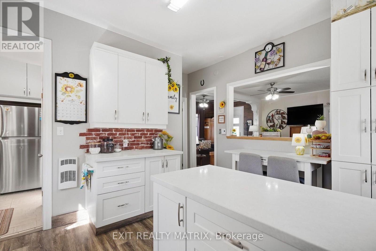 20 Spring Street Property Photo 11