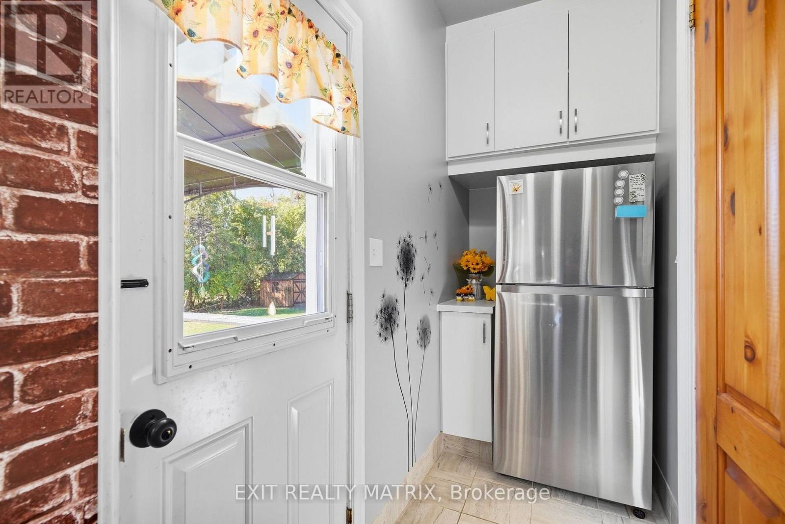 20 Spring Street Property Photo 12
