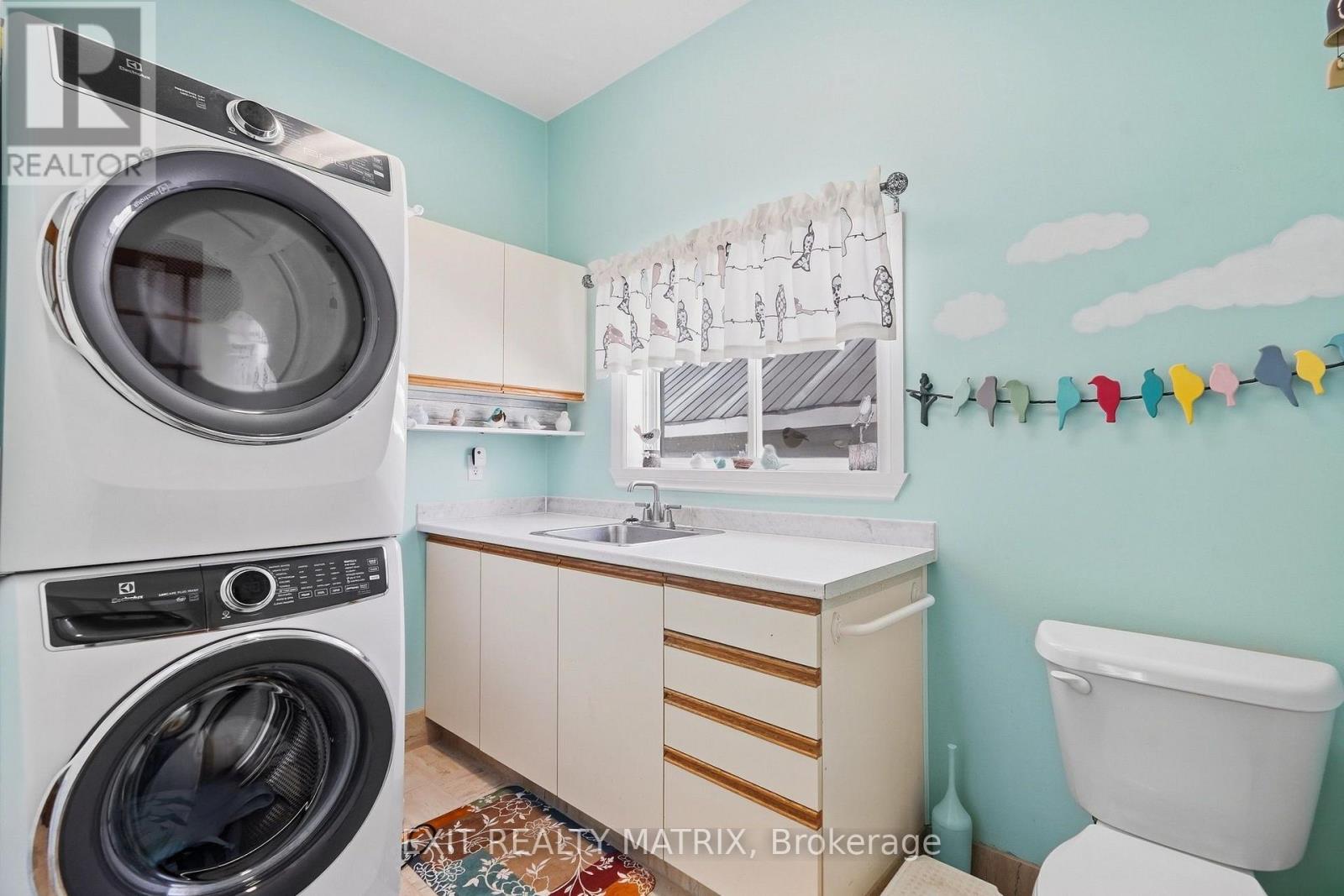 20 Spring Street Property Photo 14