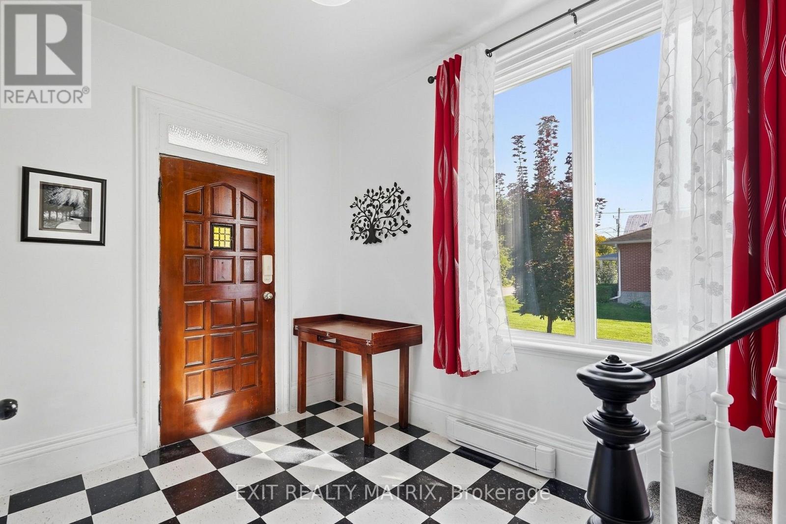 20 Spring Street Property Photo 15