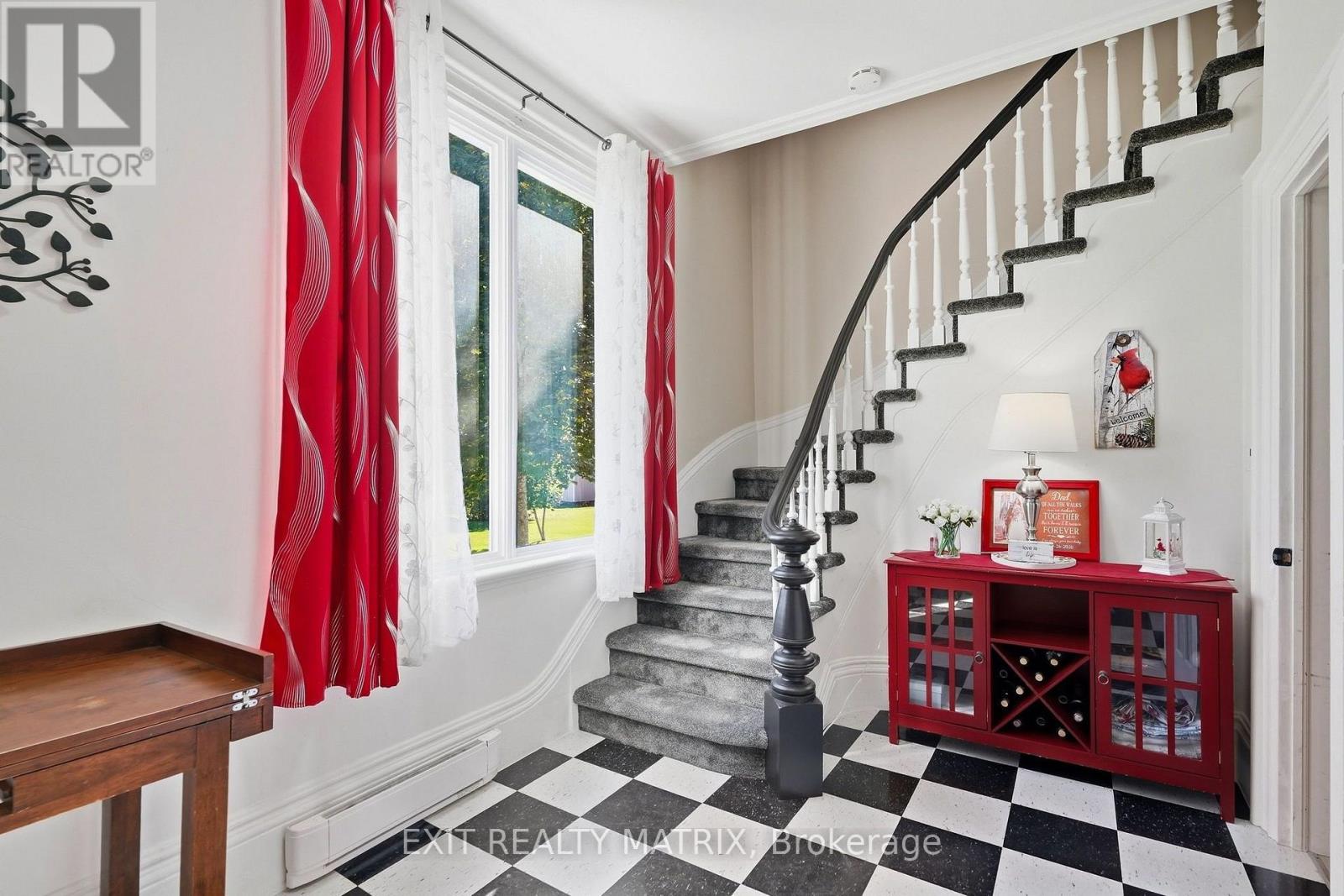 20 Spring Street Property Photo 16