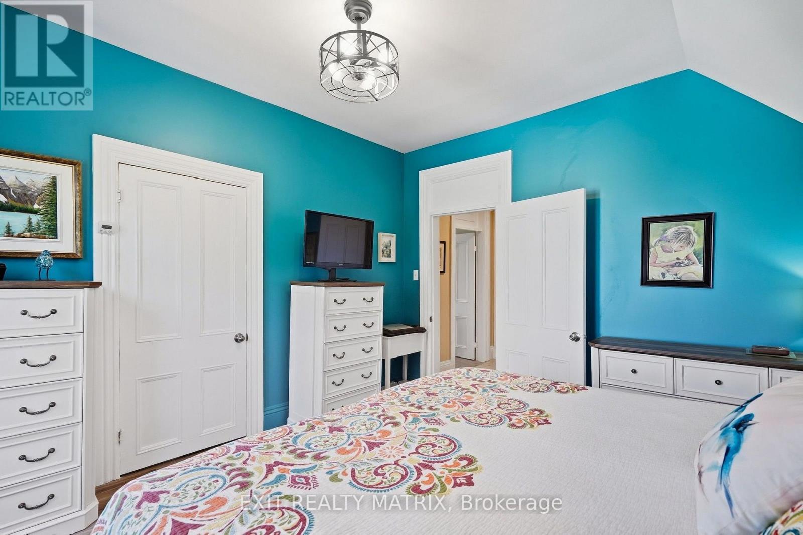 20 Spring Street Property Photo 19
