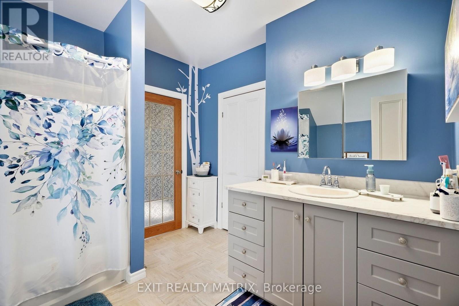 20 Spring Street Property Photo 24