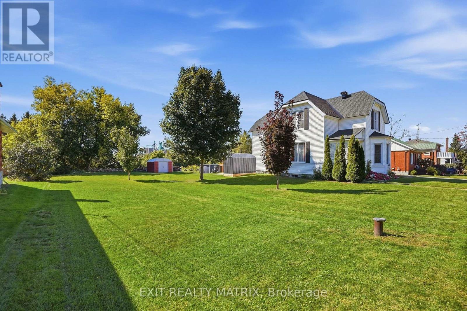 20 Spring Street Property Photo 32