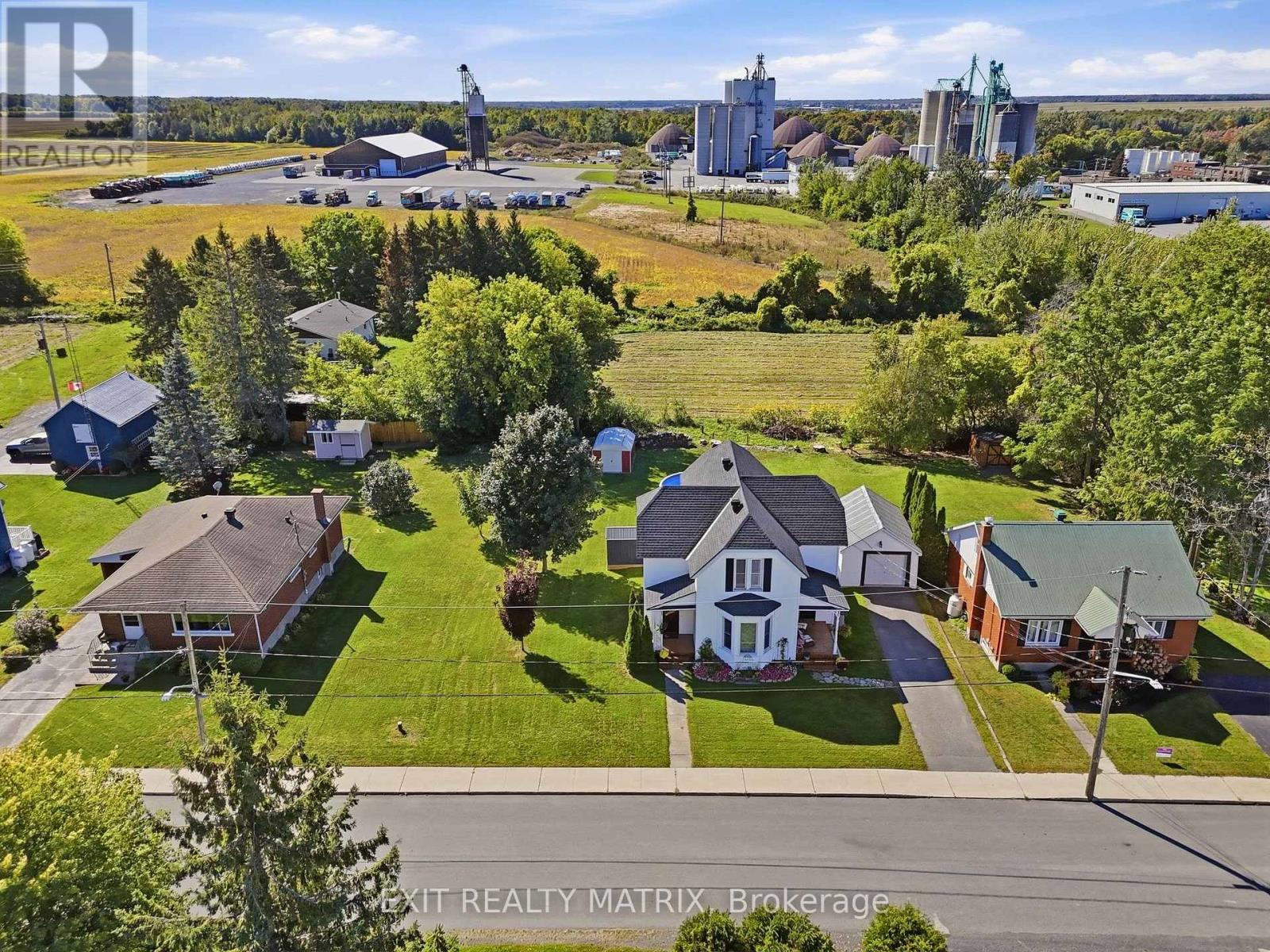 20 Spring Street Property Photo 39