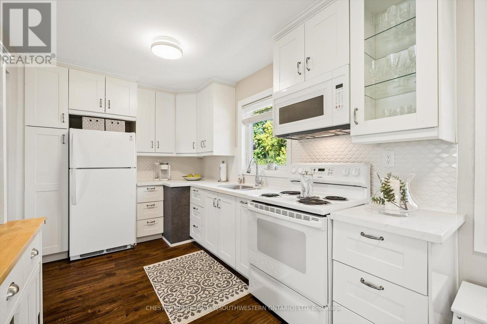 56 Suffolk Avenue Property Photo 13